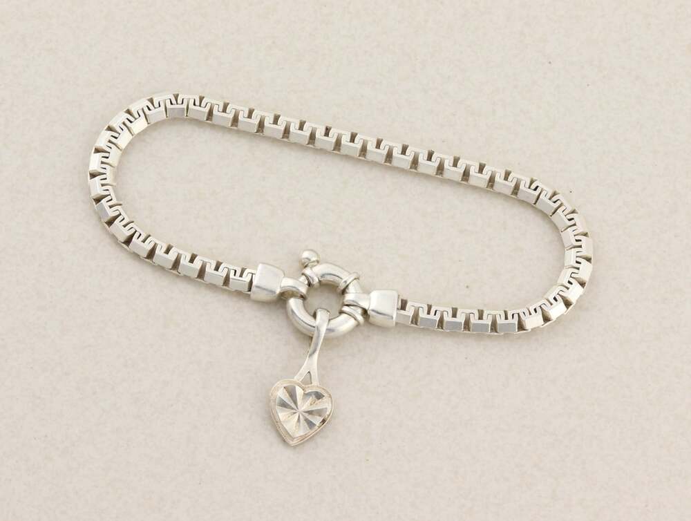 Sterling Silver Beverly Hills Silver Bracelet with Heart Charm 7" inch